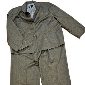 24W Olive Pant Suit Evan Picone